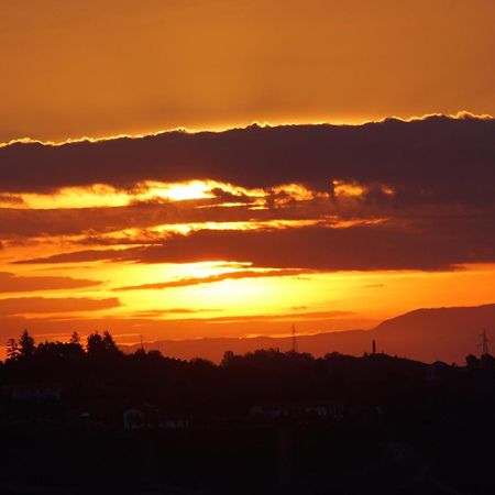 Casa Vacanze Sweet Dreams Agliano Terme Bagian luar foto