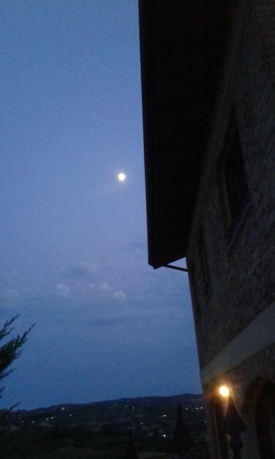 Casa Vacanze Sweet Dreams Agliano Terme Bagian luar foto
